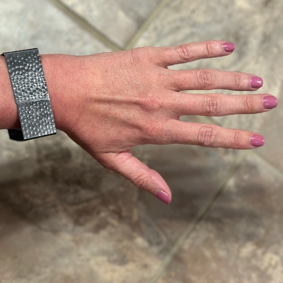 Jewelry - Silver square bangle